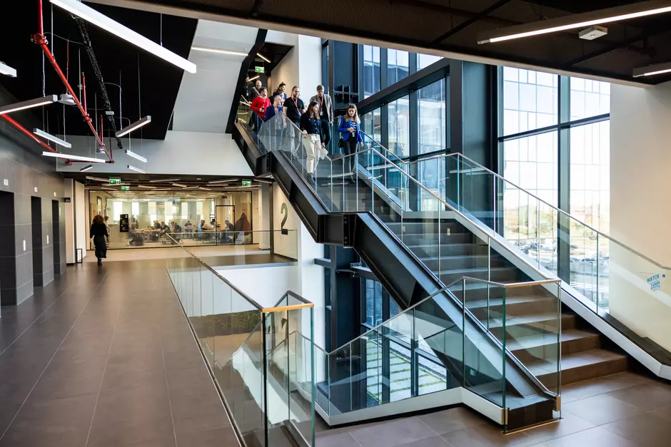 Glass for freestanding balustrades for Intel’s office building